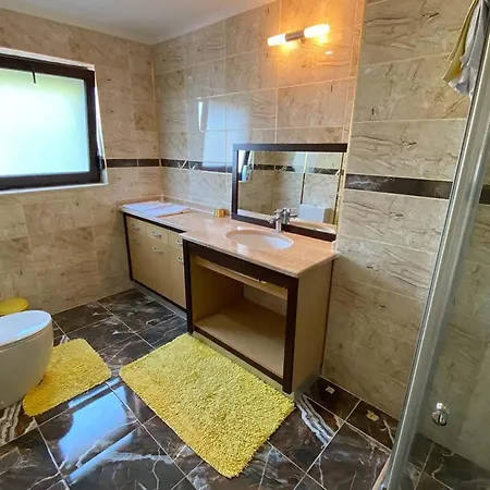 Apartment Royal Villas A11 *